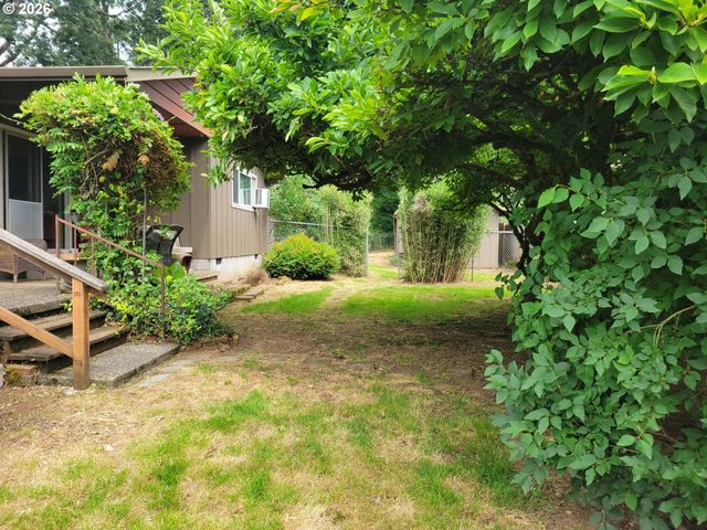 134 N 3RD St, St Helens, OR 97051