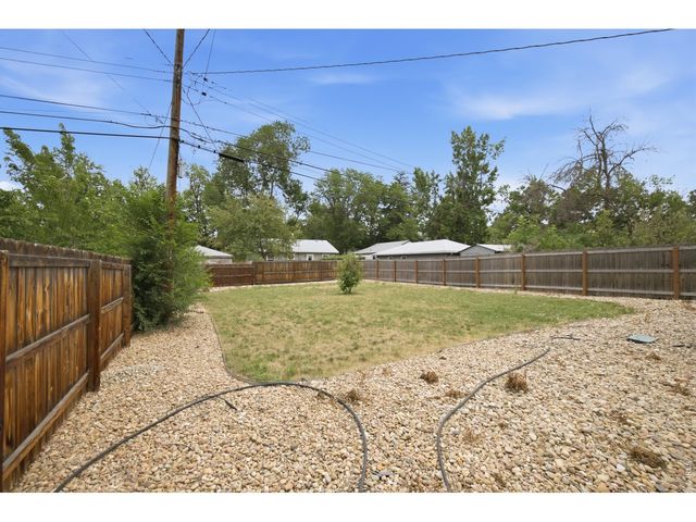 820 Vivian St, Longmont, CO 80501