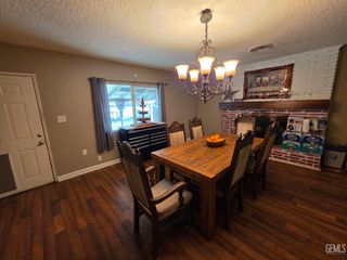 129 La Mesa Drive, Bakersfield, CA 93305