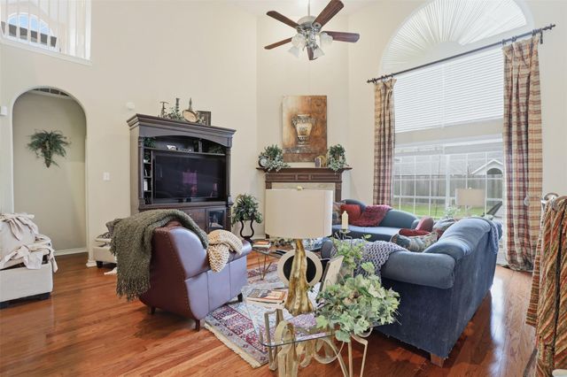 11207 Velvet Grass Lane, Houston, TX 77095