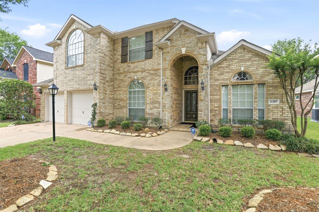 11207 Velvet Grass Lane, Houston, TX 77095