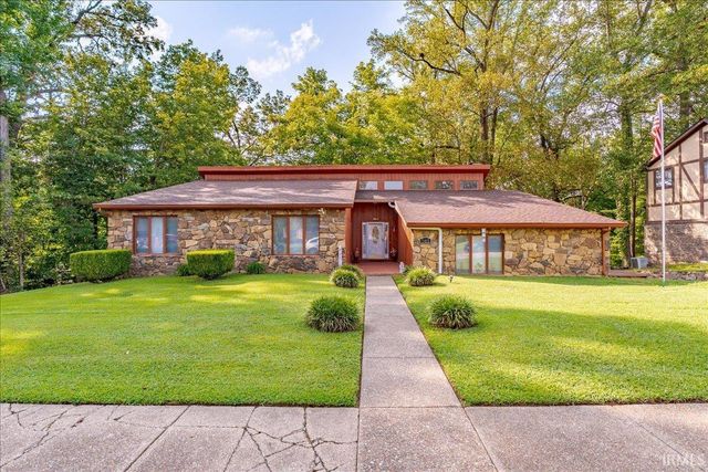 5411 W Esche Drive, Newburgh, IN 47630