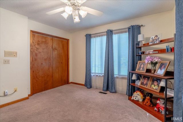 5411 W Esche Drive, Newburgh, IN 47630