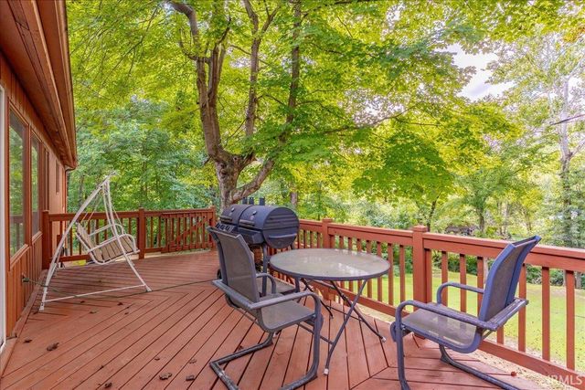5411 W Esche Drive, Newburgh, IN 47630