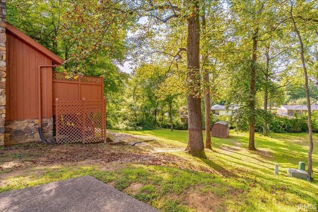5411 W Esche Drive, Newburgh, IN 47630