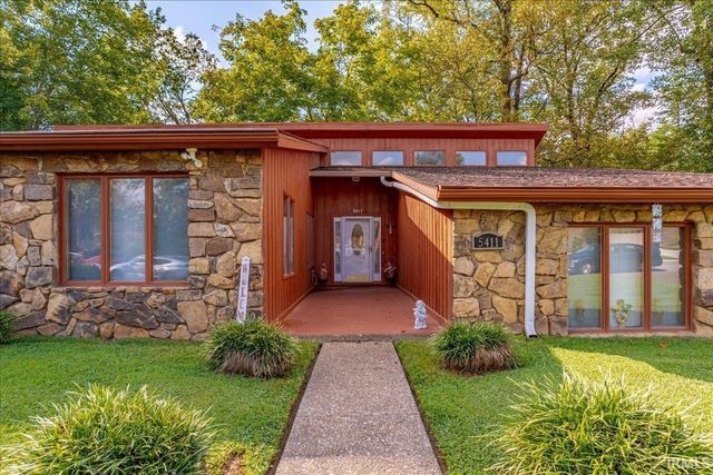 5411 W Esche Drive, Newburgh, IN 47630
