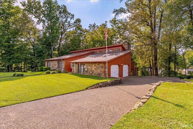 5411 W Esche Drive, Newburgh, IN 47630