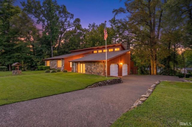 5411 W Esche Drive, Newburgh, IN 47630