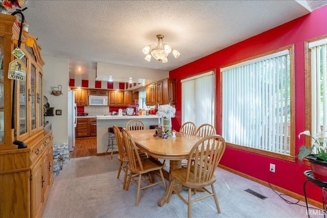5411 W Esche Drive, Newburgh, IN 47630