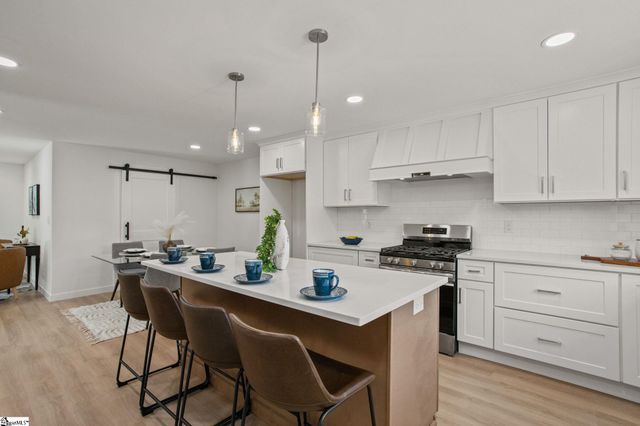 1005 Summit Drive, Greenville, SC 29609