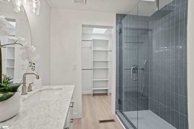 1005 Summit Drive, Greenville, SC 29609