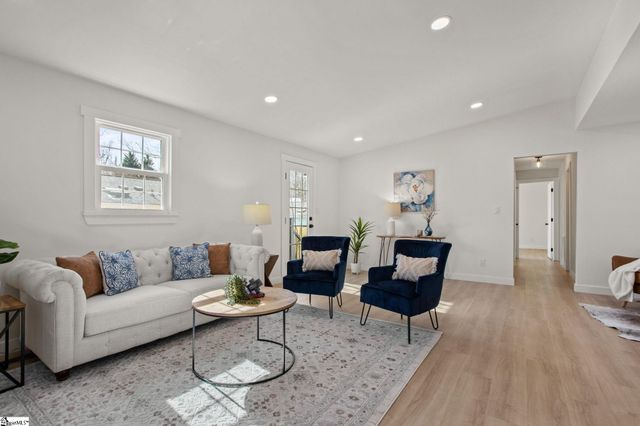 1005 Summit Drive, Greenville, SC 29609