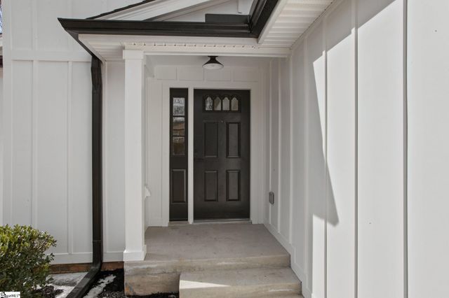 1005 Summit Drive, Greenville, SC 29609