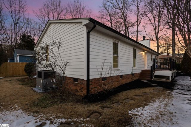 1005 Summit Drive, Greenville, SC 29609