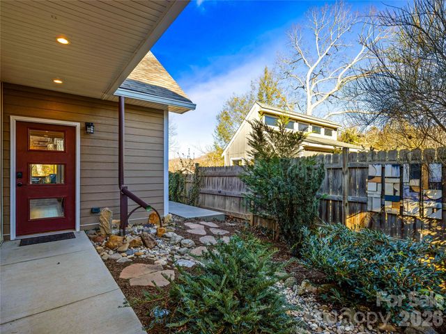 78 Annandale Avenue, Asheville, NC 28801