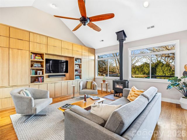 78 Annandale Avenue, Asheville, NC 28801