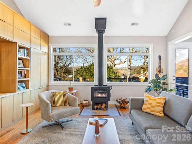 78 Annandale Avenue, Asheville, NC 28801