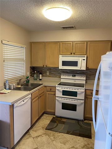 427 KENSINGTON LAKE CIRCLE, Brandon, FL 33511