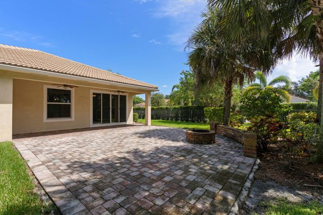 102 Crab Cay Way, Jupiter, FL 33458