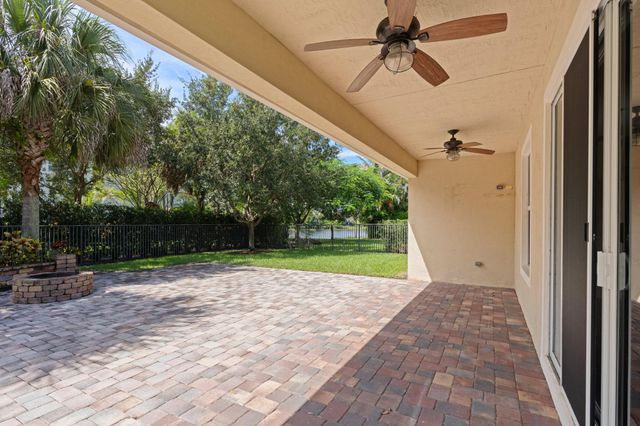 102 Crab Cay Way, Jupiter, FL 33458