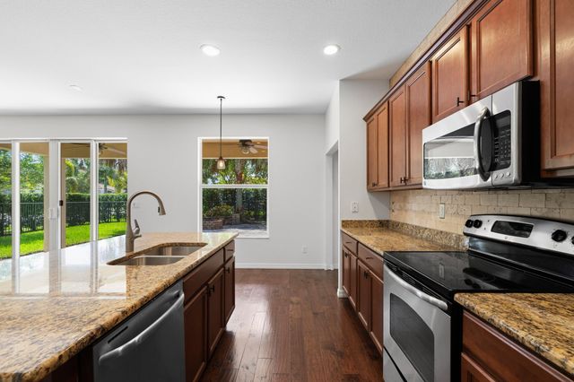 102 Crab Cay Way, Jupiter, FL 33458