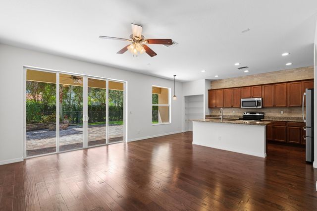 102 Crab Cay Way, Jupiter, FL 33458