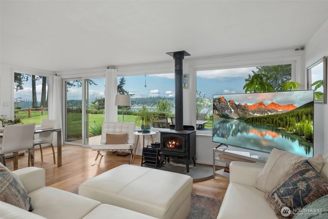 5222 East Harbor Road, Freeland, WA 98249
