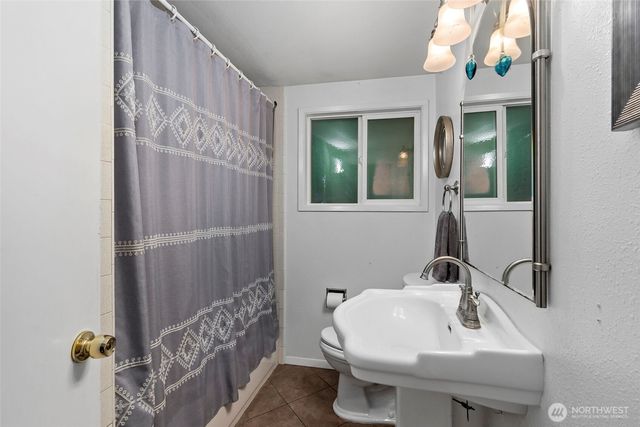 5222 East Harbor Road, Freeland, WA 98249
