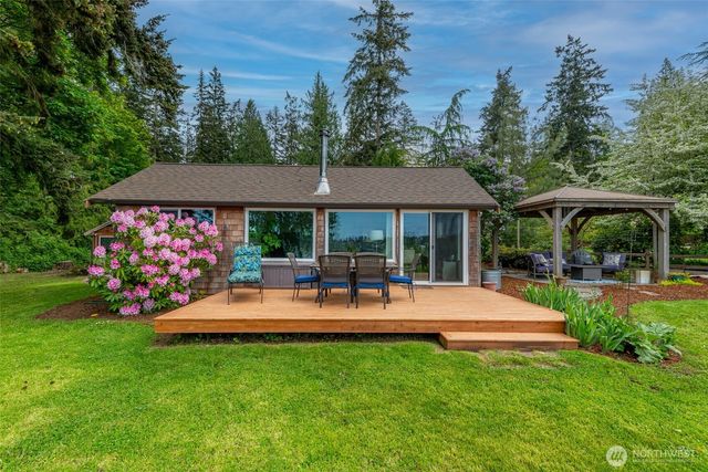 5222 East Harbor Road, Freeland, WA 98249