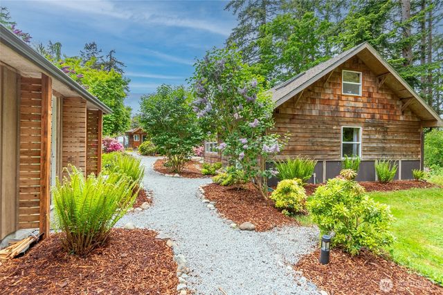5222 East Harbor Road, Freeland, WA 98249