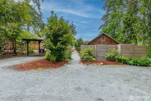 5222 East Harbor Road, Freeland, WA 98249