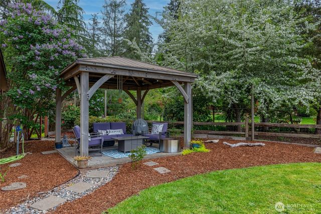 5222 East Harbor Road, Freeland, WA 98249