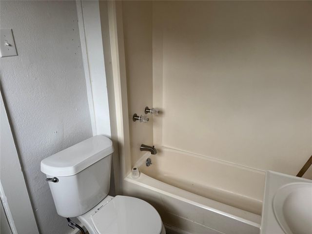 1610 W Sidnor Street, Alvin, TX 77511