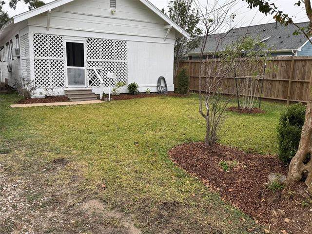 1610 W Sidnor Street, Alvin, TX 77511