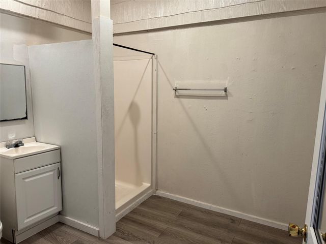 1610 W Sidnor Street, Alvin, TX 77511