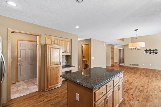 15920 48th Avenue N, Plymouth, MN 55446