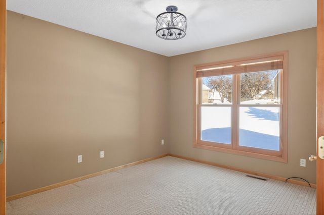 15920 48th Avenue N, Plymouth, MN 55446