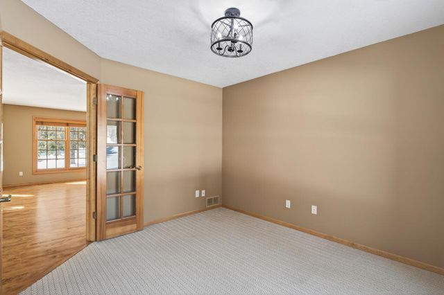 15920 48th Avenue N, Plymouth, MN 55446