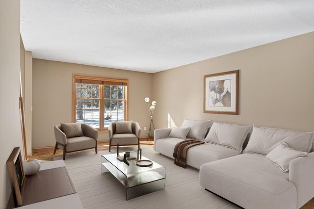 15920 48th Avenue N, Plymouth, MN 55446