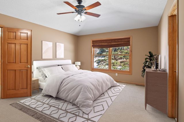 15920 48th Avenue N, Plymouth, MN 55446