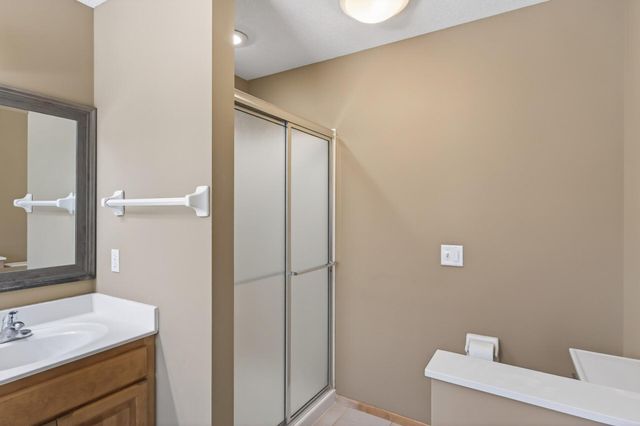 15920 48th Avenue N, Plymouth, MN 55446