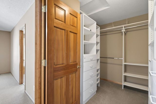 15920 48th Avenue N, Plymouth, MN 55446