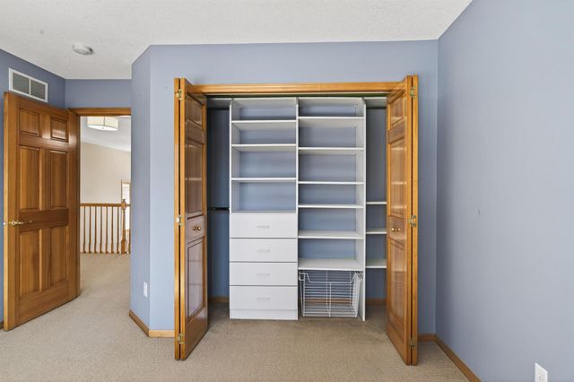 15920 48th Avenue N, Plymouth, MN 55446