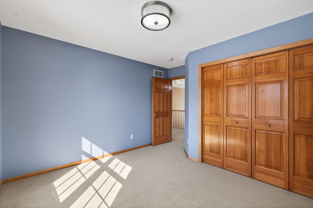 15920 48th Avenue N, Plymouth, MN 55446