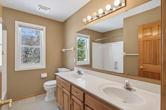 15920 48th Avenue N, Plymouth, MN 55446