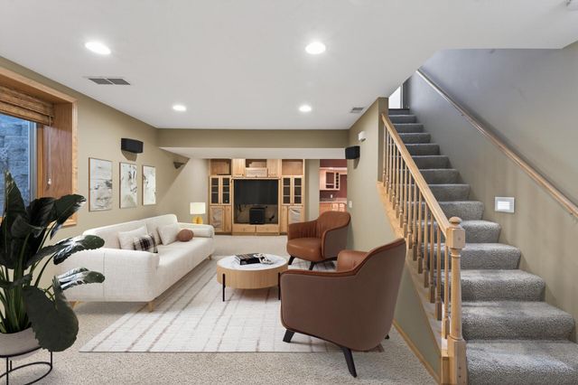 15920 48th Avenue N, Plymouth, MN 55446