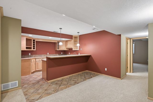 15920 48th Avenue N, Plymouth, MN 55446