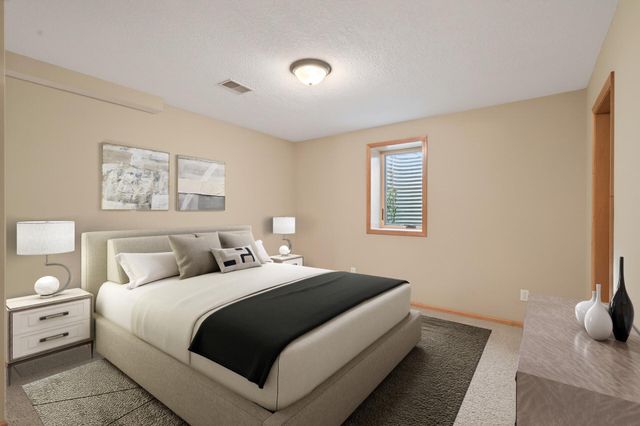 15920 48th Avenue N, Plymouth, MN 55446