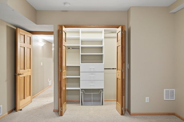 15920 48th Avenue N, Plymouth, MN 55446