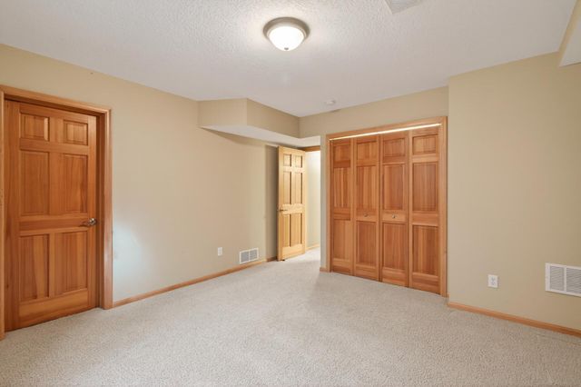 15920 48th Avenue N, Plymouth, MN 55446